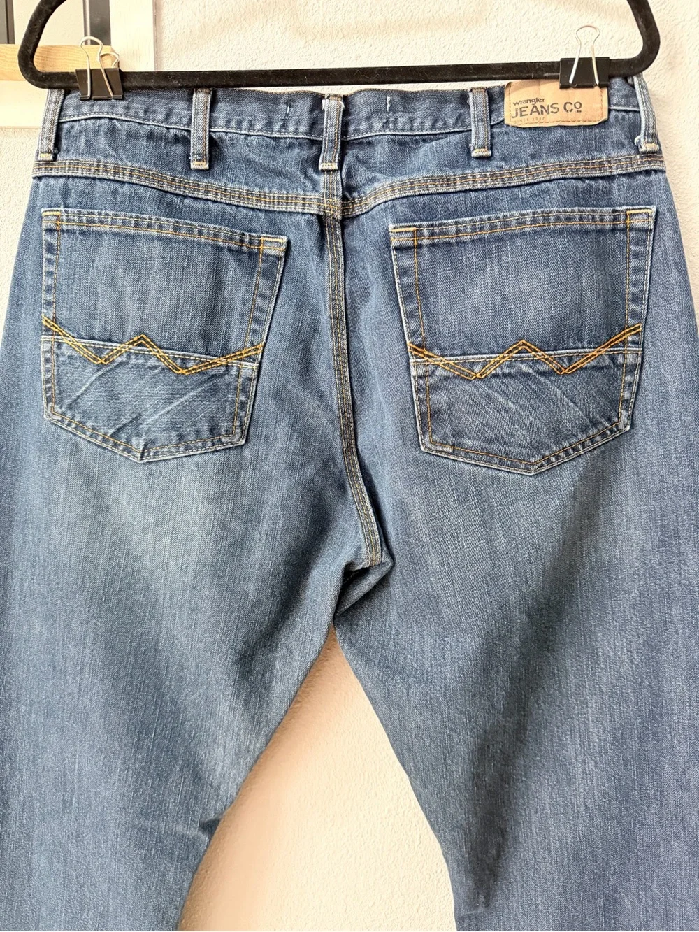 Wrangler Jeans Co. Men's Relaxed Bootcut Jeans Medium Wash Size 34x32